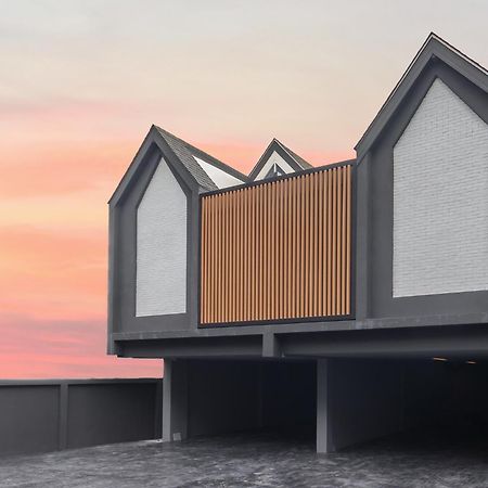 Nidhra นิทรา Apartment Ban Lat Krachaeng Екстериор снимка